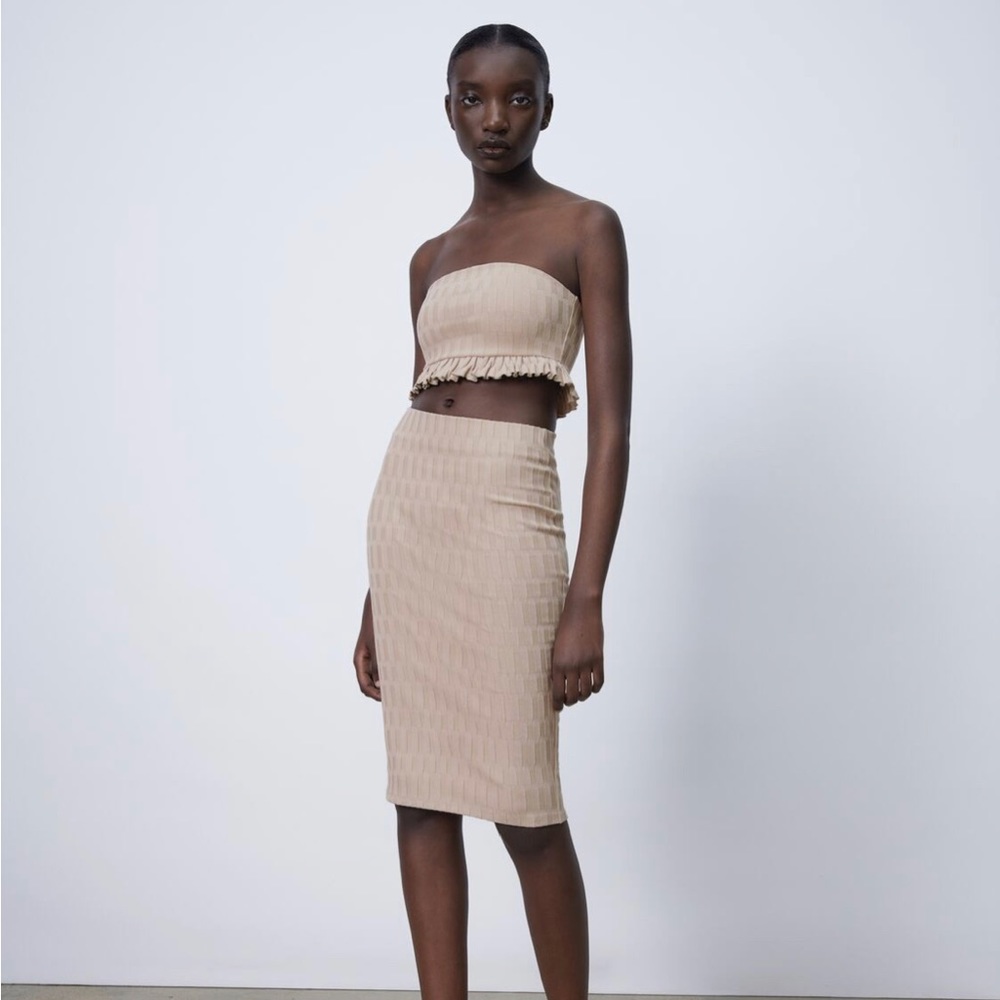 NWOT // Zara - Textured Crop Top